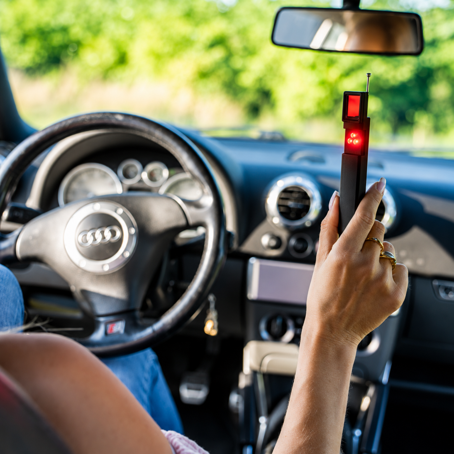 Gizli Kamera Dedektörü (Askeri Sınıf, Dahili RF ve GPS Takip Algılama Özelliğiyle)